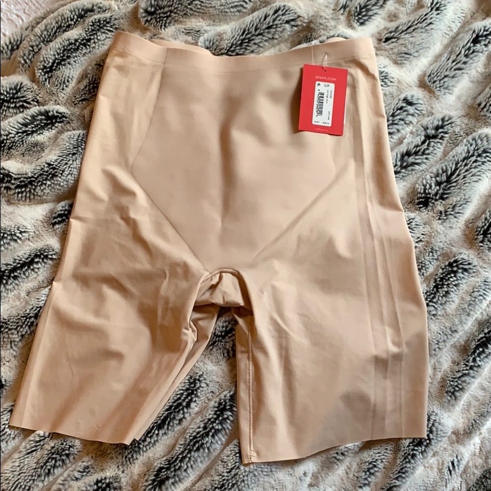 Spanx Thinstincts Mid-Thigh Short NWT